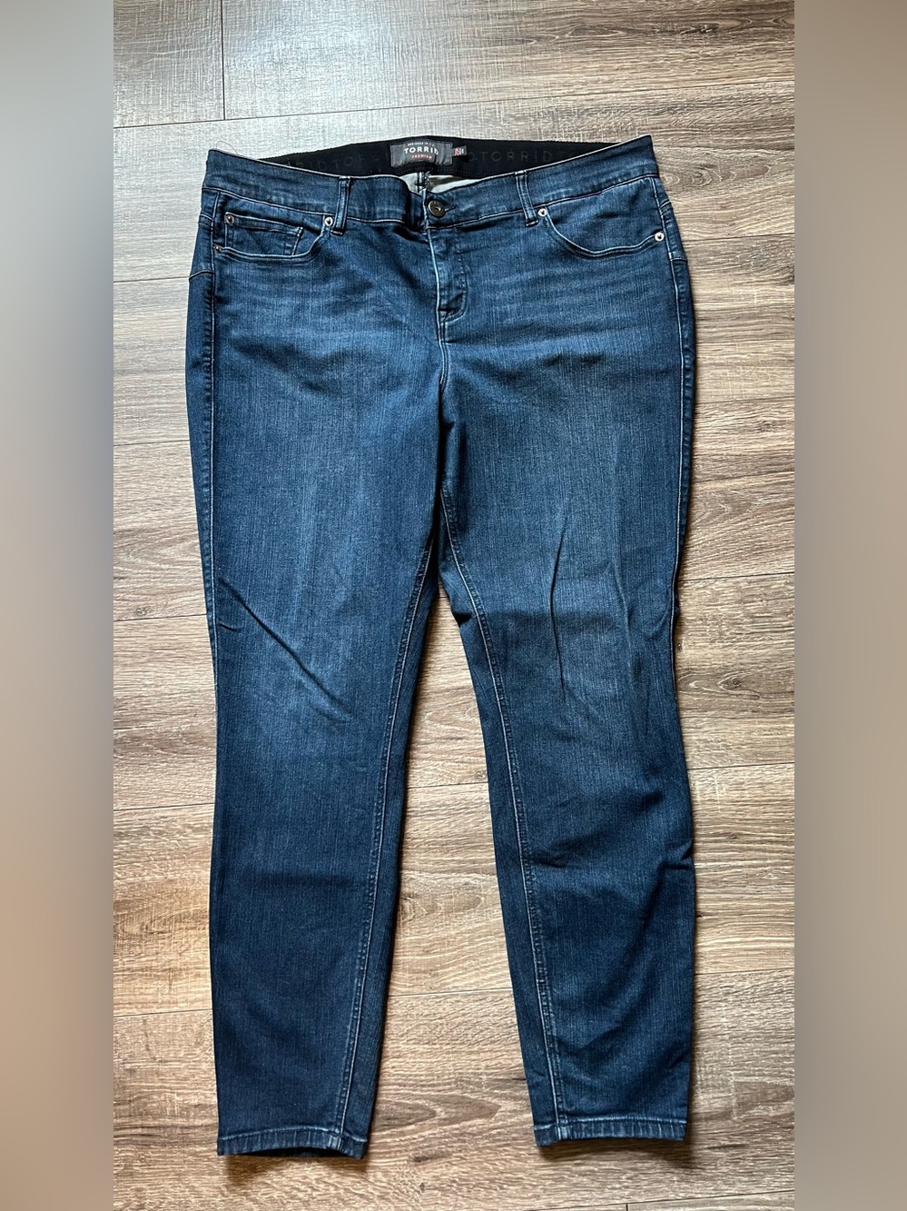 Torrid Bombshell Skinny Premium Stretch Jeans 20R Medium Dark Wash